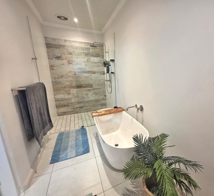 5 Bedroom Property for Sale in Wilderness Central Western Cape